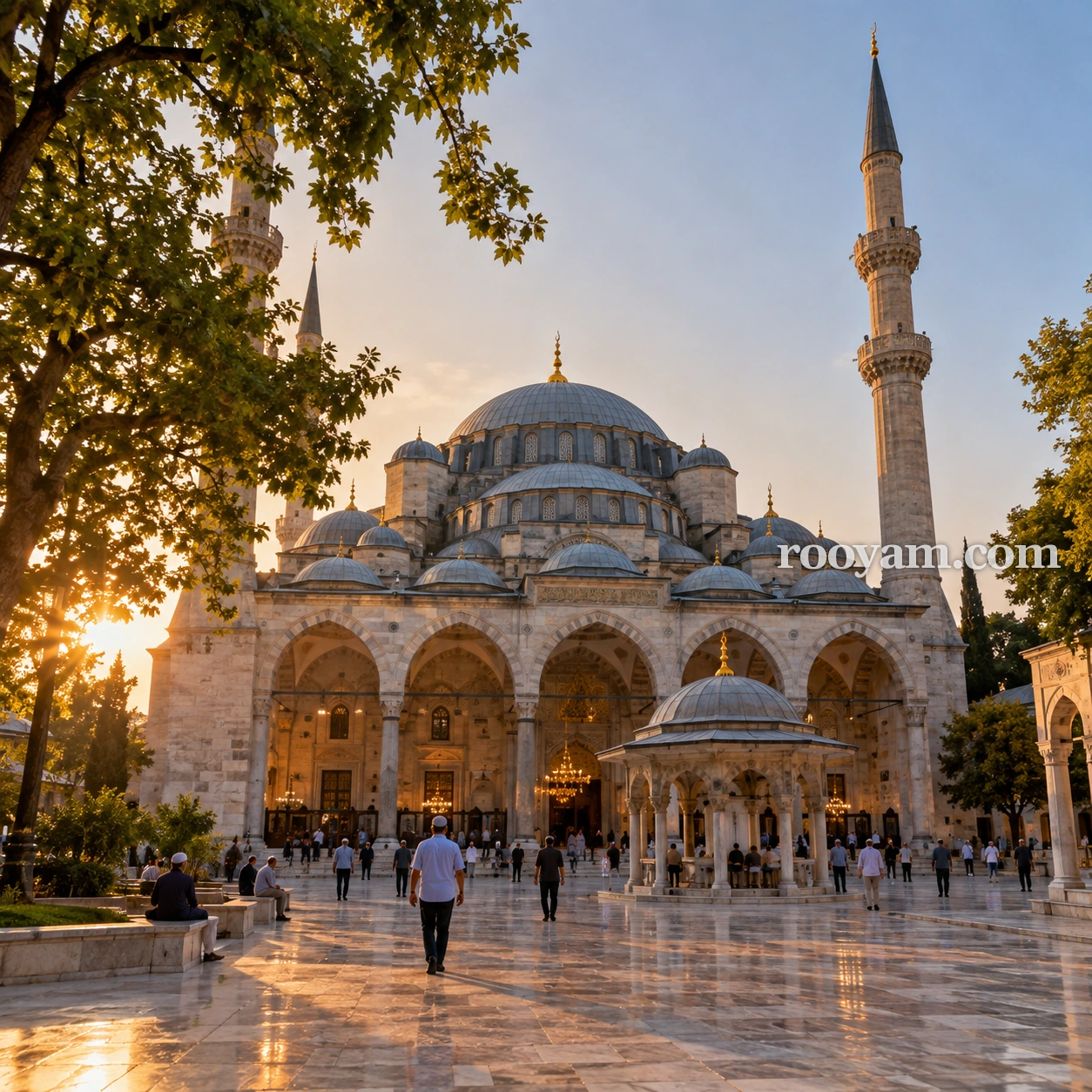 Rüyada Mabet: büyük kubbeli ve yüksek minareli bir caminin avlusunda insanlar yürüyor.